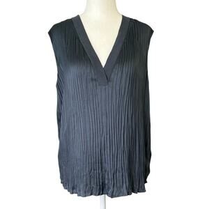 Women’s Vince sleeveless top gray v neck accordion size small